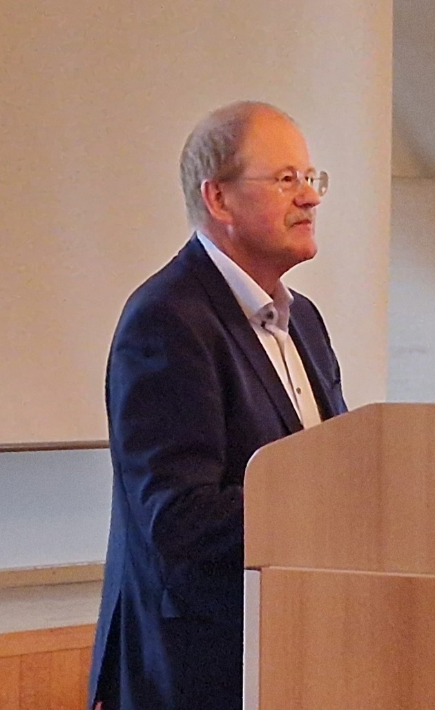 Für das StMFH sprach Dr. Leonhard Kathke, Leiter des Referats 22.